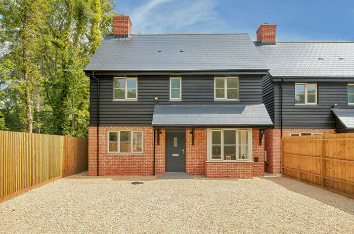 4 Bedroom Detached House For Sale In Cracknore Hard Lane, Marchwood, Southampton, Hampshire, SO40
