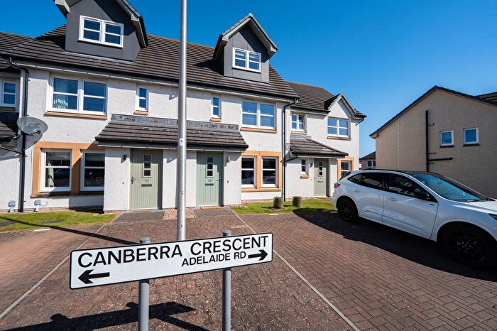 3 Bedroom Town House For Sale In Canberra Crescent, Kirkcaldy, KY2