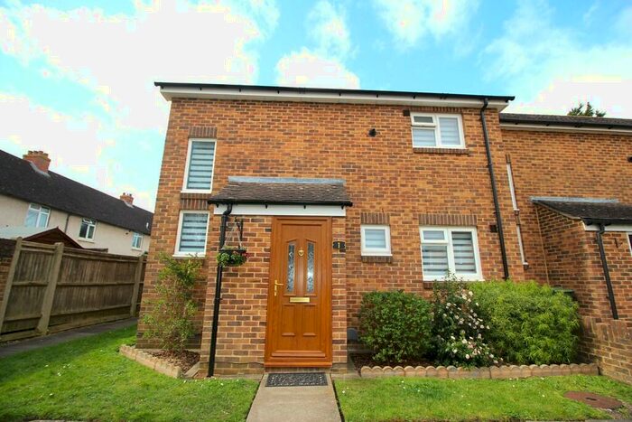 2 Bedroom End Of Terrace House To Rent In Emmanuel Close, Guildford, GU2