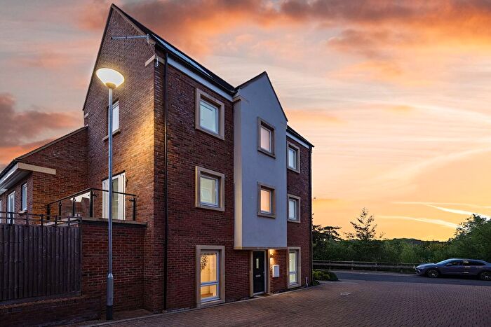 4 Bedroom Terraced House To Rent In Cottonwood Close, Orpington, BR6