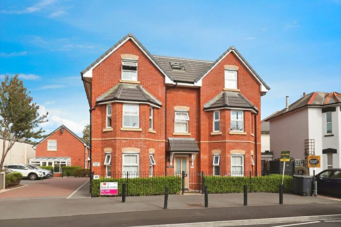 2 Bedroom Flat For Sale In Ashley Road, Bournemouth, Dorset, BH1