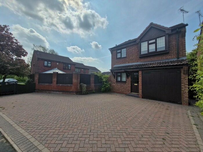 3 Bedroom Detached House To Rent In Lancing Avenue, Stafford, ST17