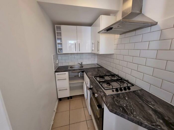 1 Bedroom Flat To Rent In Mercers Road, London, N19