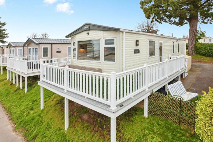 3 Bedroom Park Home For Sale In Pine Ridge, Rockley Park, Poole, Dorset, BH15