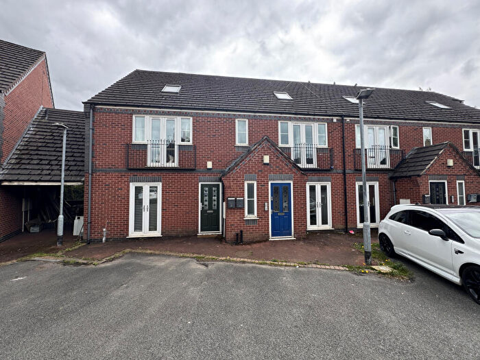 2 Bedroom Flat For Sale In The Courtyard, Beasley Avenue, Newcastle Under Lyme, Staffordshire, ST5