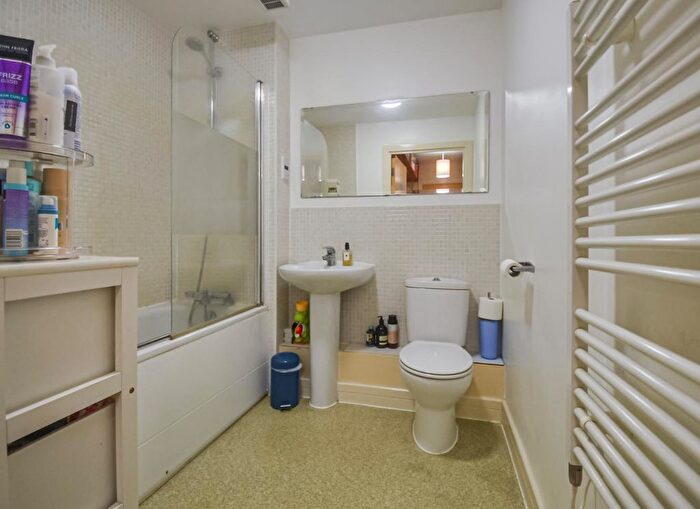 1 Bedroom Flat For Sale In Oakwood Close, London, SE13