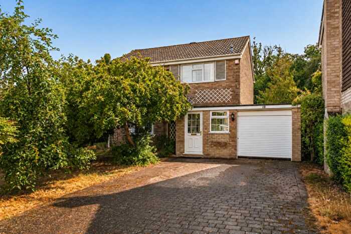 4 Bedroom Detached House For Sale In Gannet Close, Basingstoke, RG22