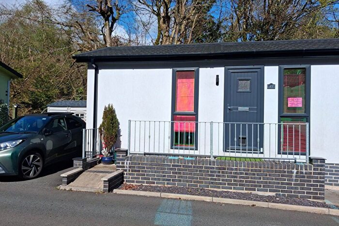 1 Bedroom Park Home For Sale In Mill Gardens, Blackpill, Swansea, Wales, SA3