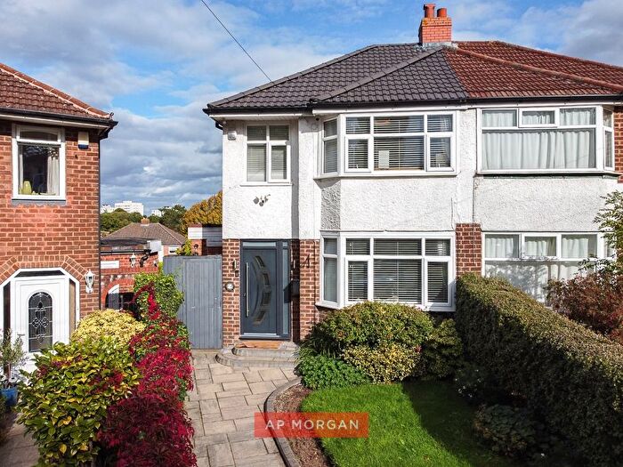 3 Bedroom Semi-Detached House For Sale In Haldon Grove, Birmingham, West Midlands, B31