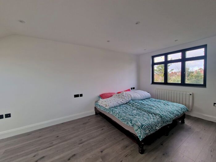 3 Bedroom Maisonette To Rent In Hunters Grove, Harrow, HA3