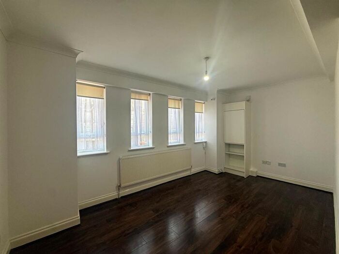 2 Bedroom Flat To Rent In Cranbrook Road, Ilford, IG2