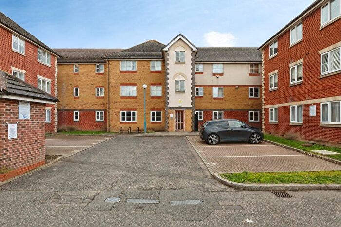 2 Bedroom Flat For Sale In Wanderer Drive, Barking, IG11