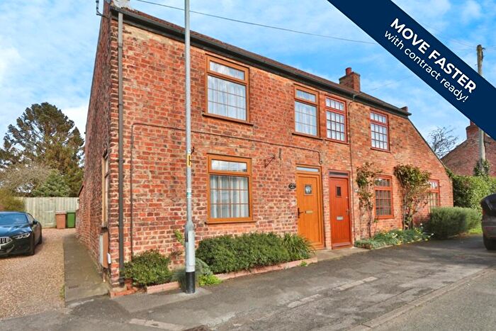 3 Bedroom Semi-Detached House For Sale In The Cottage, Park Road, Sproatley, Hull, HU11