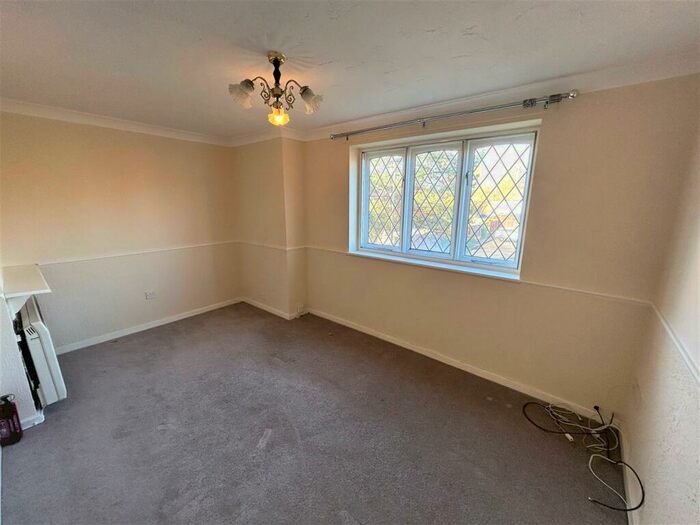 2 Bedroom Apartment To Rent In Foxdale Drive, Brierley Hill, West Midlands, DY5
