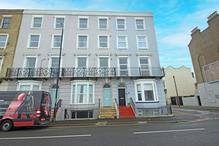 1 Bedroom Flat To Rent In Ethelbert Terrace, Cliftonville, Margate, Kent, CT9