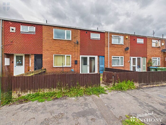 3 Bedroom Terraced House For Sale In Churchmere Walk, Aylesbury, HP21