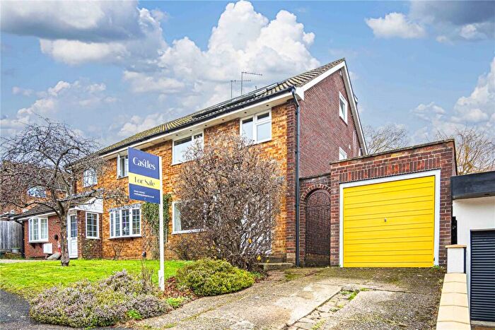 4 Bedroom Semi Detached House For Sale In Ridge Lea, Hemel Hempstead, Hertfordshire, HP1