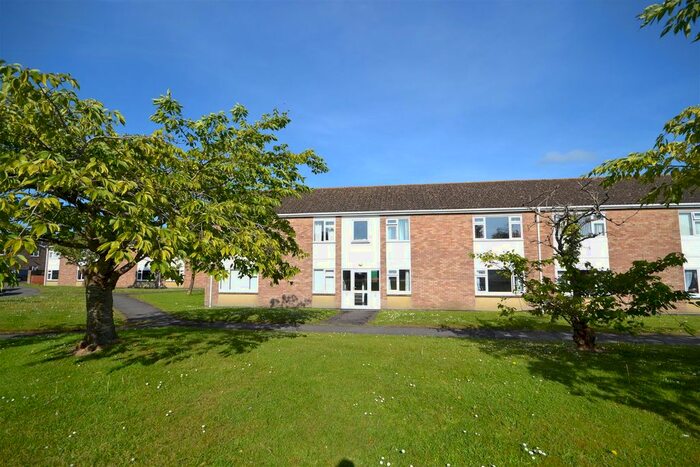 2 Bedroom Flat To Rent In Downlands Road, Devizes, SN10