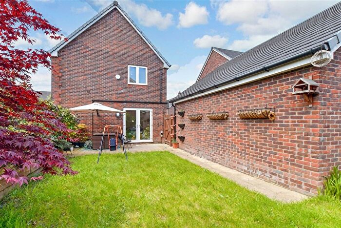3 Bedroom Detached House For Sale In Eames Way, Crawley, West Sussex, RH10