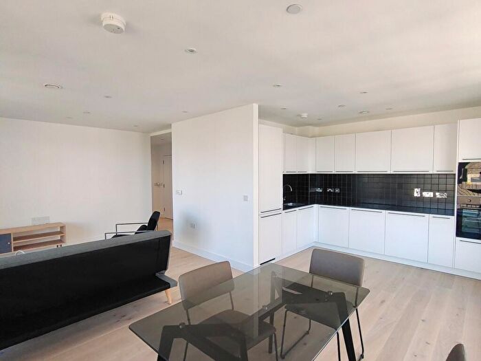 2 Bedroom Flat To Rent In Escapade Place, E14