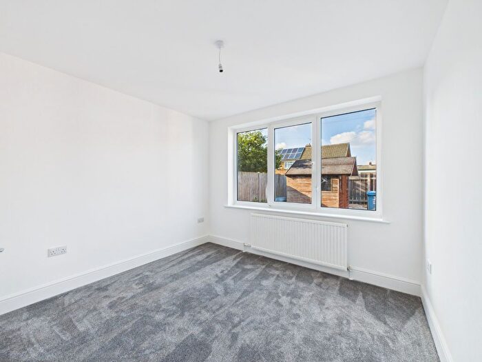 2 Bedroom Detached Bungalow For Sale In Grizedale, Hull, HU7