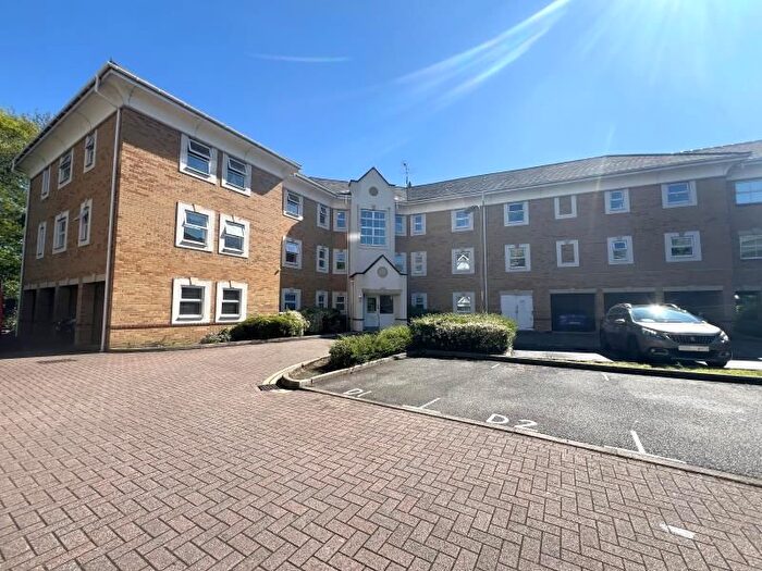 2 Bedroom Flat To Rent In International Way, Sunbury-On-Thames, TW16