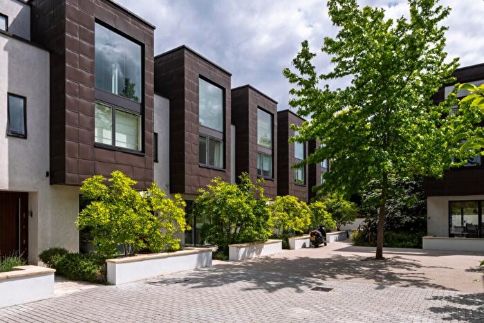 4 Bedroom Terraced House For Sale In Melody Lane, Highbury, N5