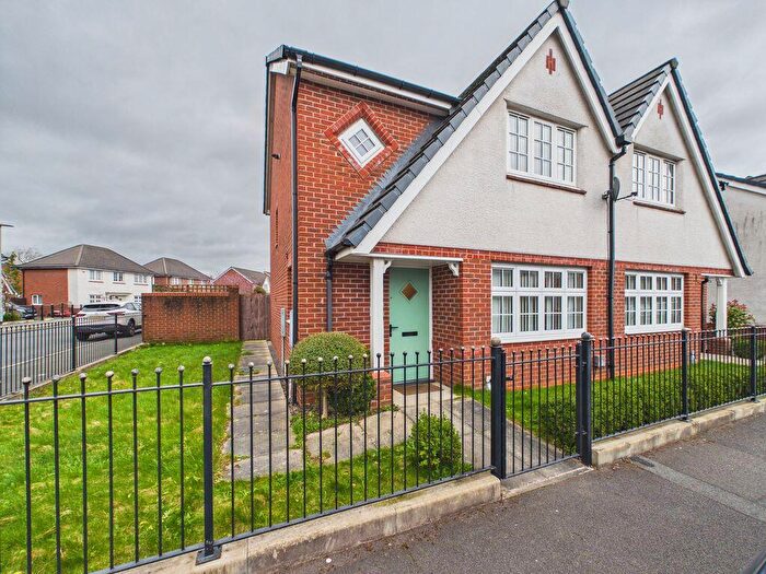 3 Bedroom Detached House To Rent In Brodick Street, Manchester, M40
