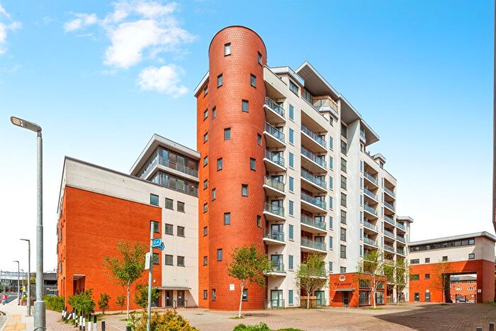 2 Bedroom Flat For Sale In Grays Place, Slough, SL2