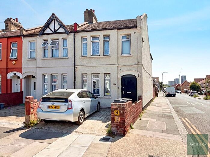 3 Bedroom End Of Terrace House For Sale In Norman Road, Ilford, IG1