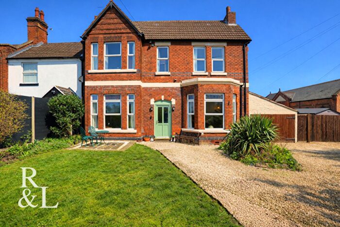 4 Bedroom End Of Terrace House For Sale In High Street, Woodville, DE11