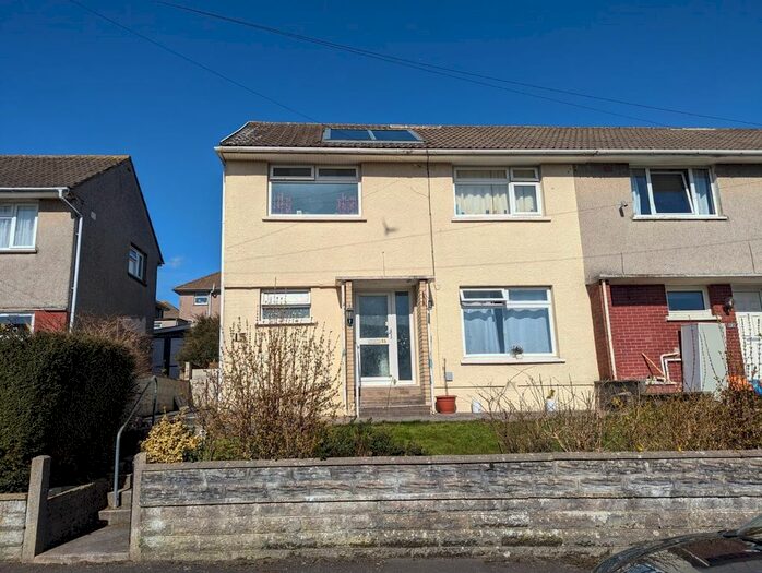 3 Bedroom Property To Rent In Ashgrove, Bridgend, Bridgend County., CF31