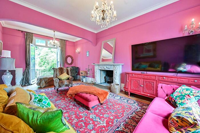 4 Bedroom Flat For Sale In Honor Oak Road, Forest Hill, London, SE23