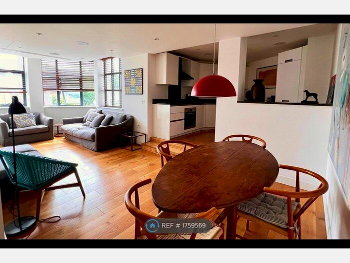 1 Bedroom Flat To Rent In Hogarth Lane, London, W4