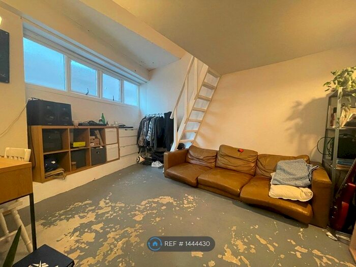 2 Bedroom Flat To Rent In Enterprise House, London, E9