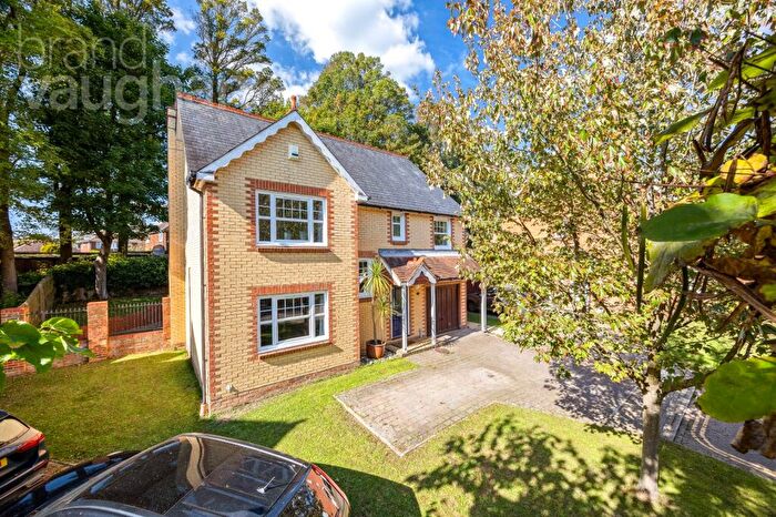 4 Bedroom Detached House For Sale In Varndean Holt, Brighton, East Sussex, BN1
