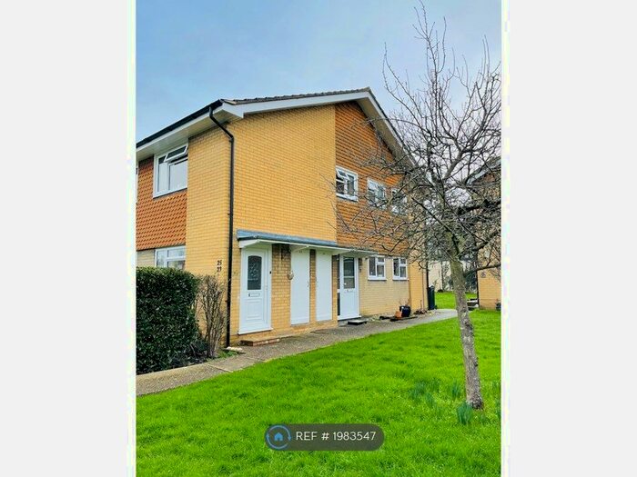 3 Bedroom Flat To Rent In Glebe Way, Whitstable, CT5