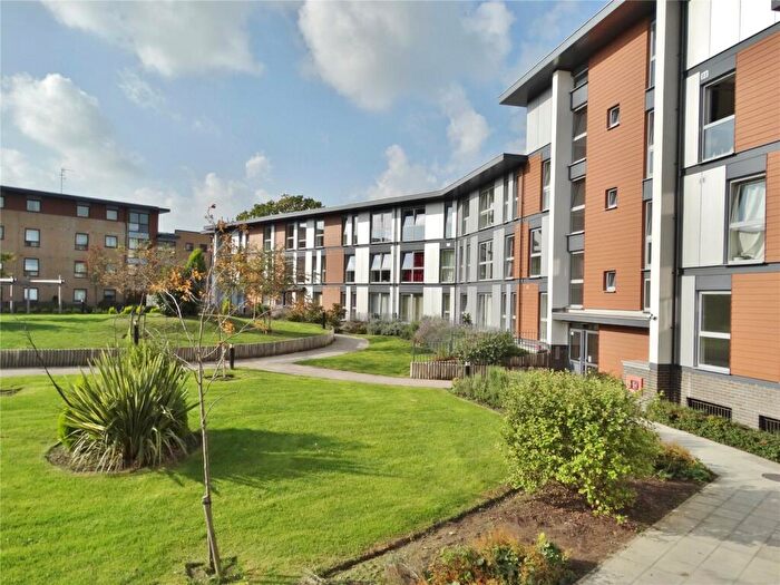 2 Bedroom Apartment For Sale In Commonwealth Drive, Three Bridges, Crawley, West Sussex, RH10
