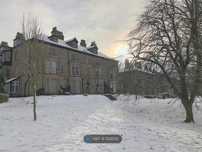 2 Bedroom Flat To Rent In Sandringham Court, Buxton, SK17