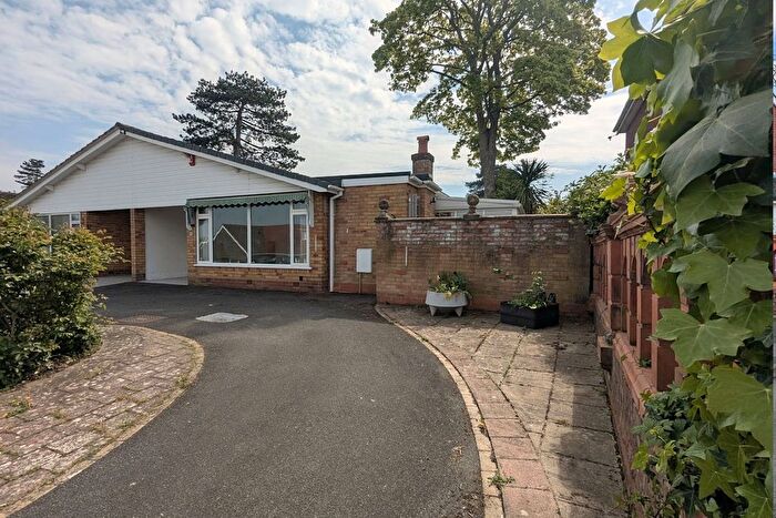 2 Bedroom Semi-detached Bungalow For Sale In Goodwood Avenue, Battenhall, Worcester., WR5