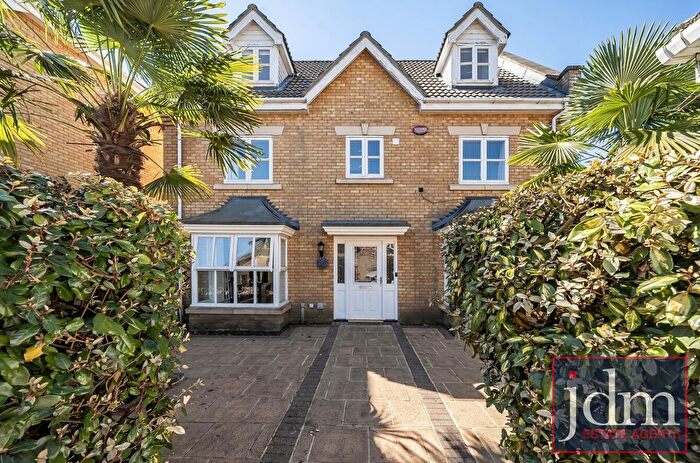 5 Bedroom Detached House To Rent In Holywell Close, Orpington, BR6