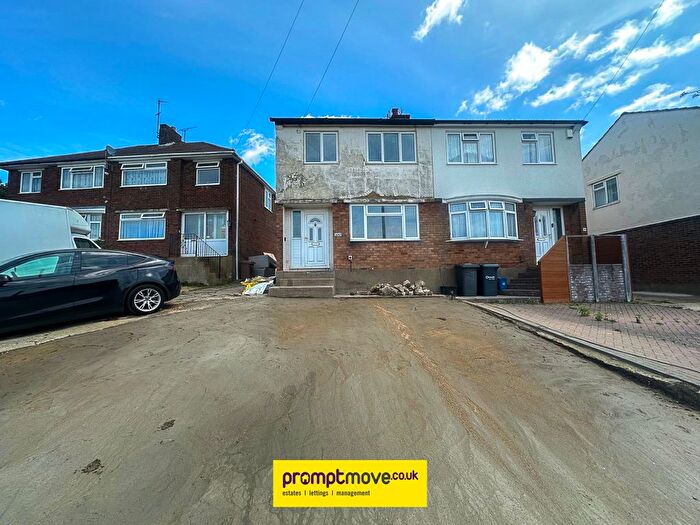 3 Bedroom Property To Rent In Pennine Avenue, Luton, LU3