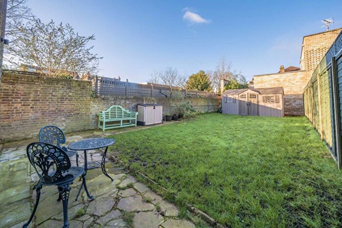 2 Bedroom Flat For Sale In Corfton Road, Ealing, W5