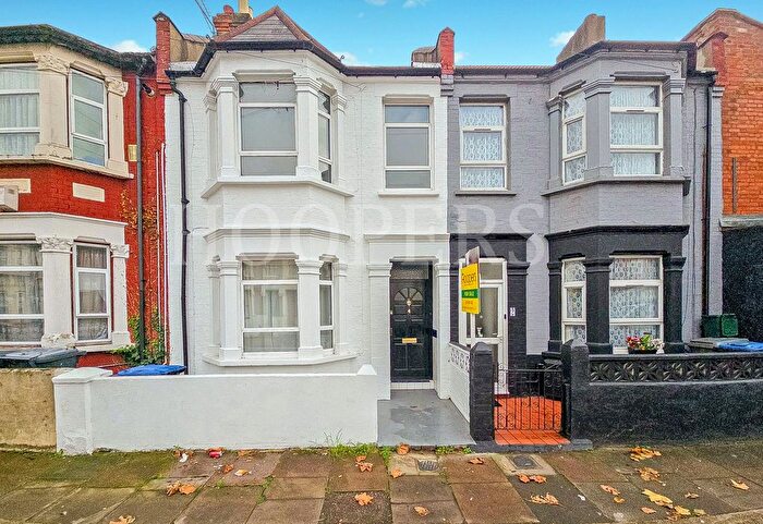 3 Bedroom Terraced House For Sale In Cobbold Road, London, NW10