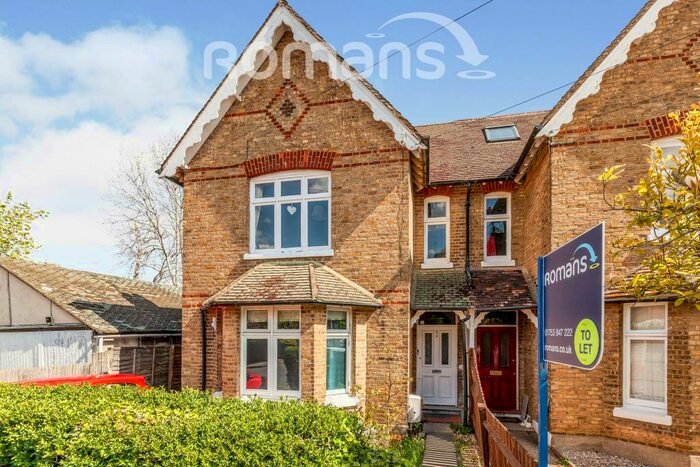 2 Bedroom Apartment To Rent In Montagu Road, SL3