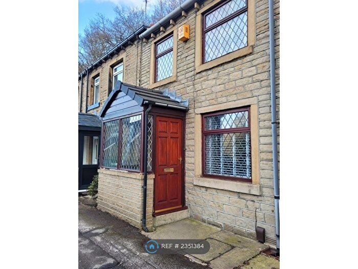 2 Bedroom Terraced House To Rent In Wood End Road, Huddersfield, HD4