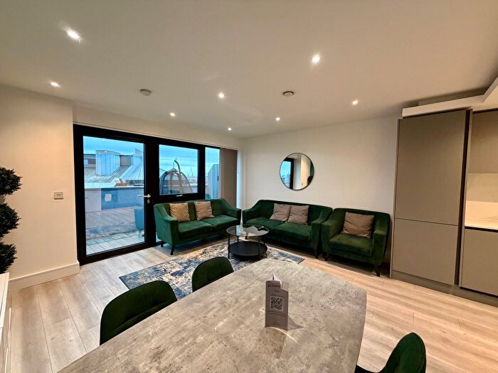 2 Bedroom Flat To Rent In Harlequin Avenue, Brentford, TW8