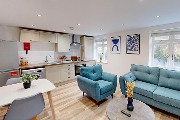 2 Bedroom Flat To Rent In Flat, Waverley Centre, - Portland Road, NG7