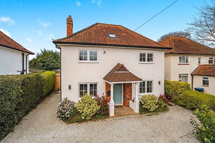 4 Bedroom Detached House To Rent In Rosebery Crescent, Old Woking, Woking, GU22