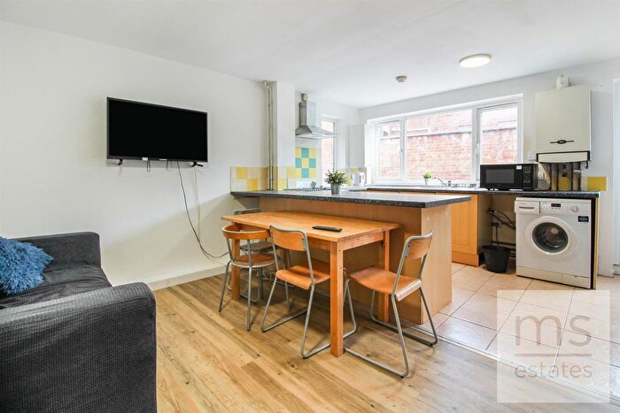 4 Bedroom Semi-Detached House To Rent In Saxon Green, Nottingham, NG7